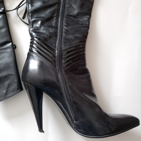 Laura Biagiotti | Leather Boots with Tassels - Picture 8 of 16